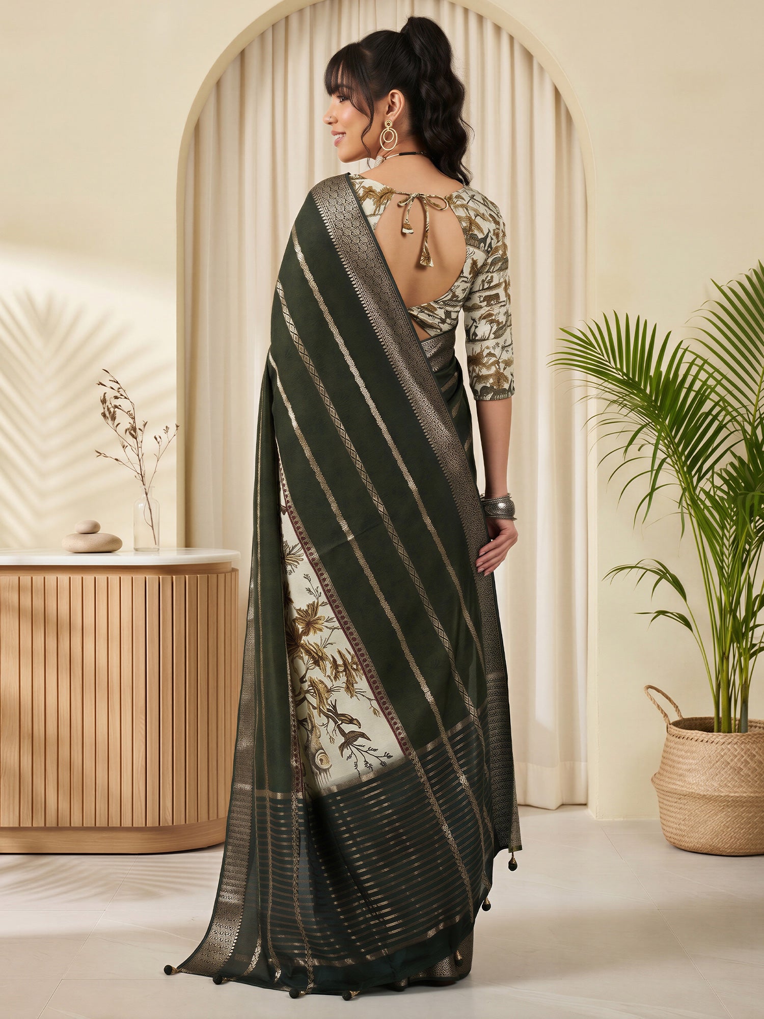 Dark Green Viscose Silk saree – detail view 1