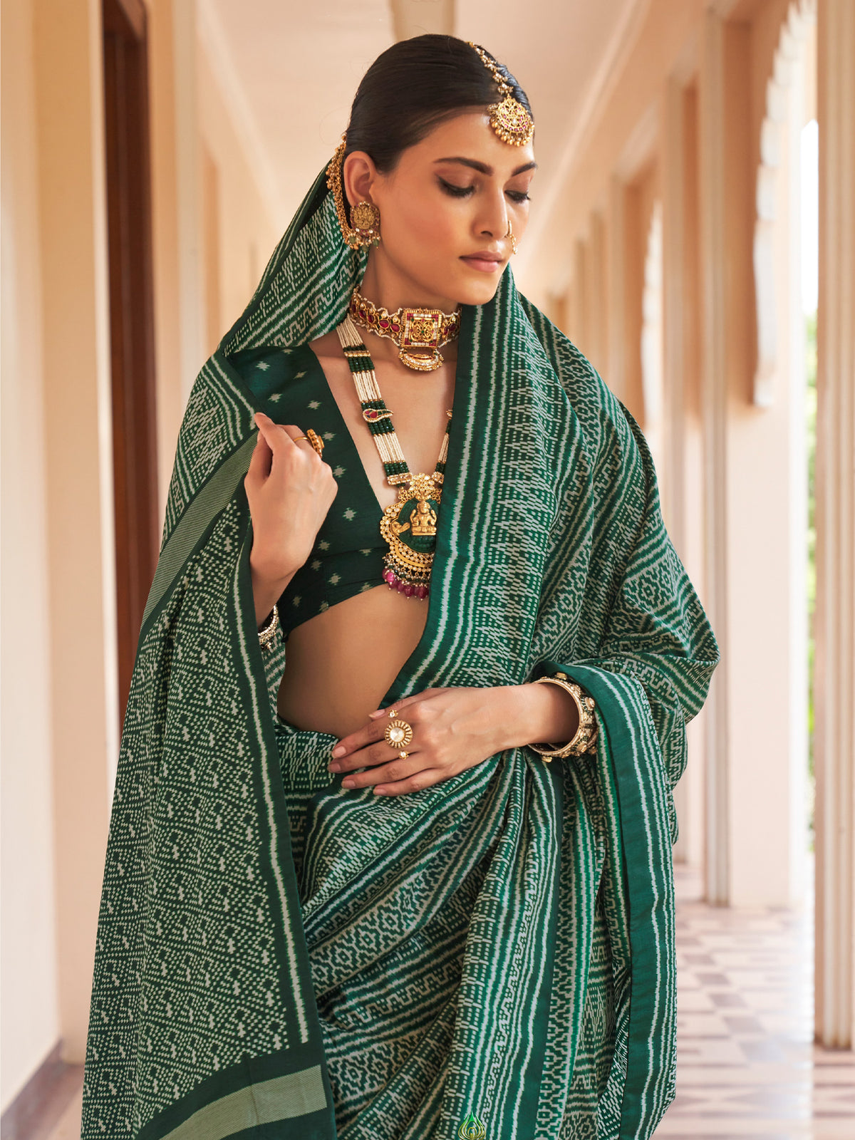 Green silk blend saree view 1