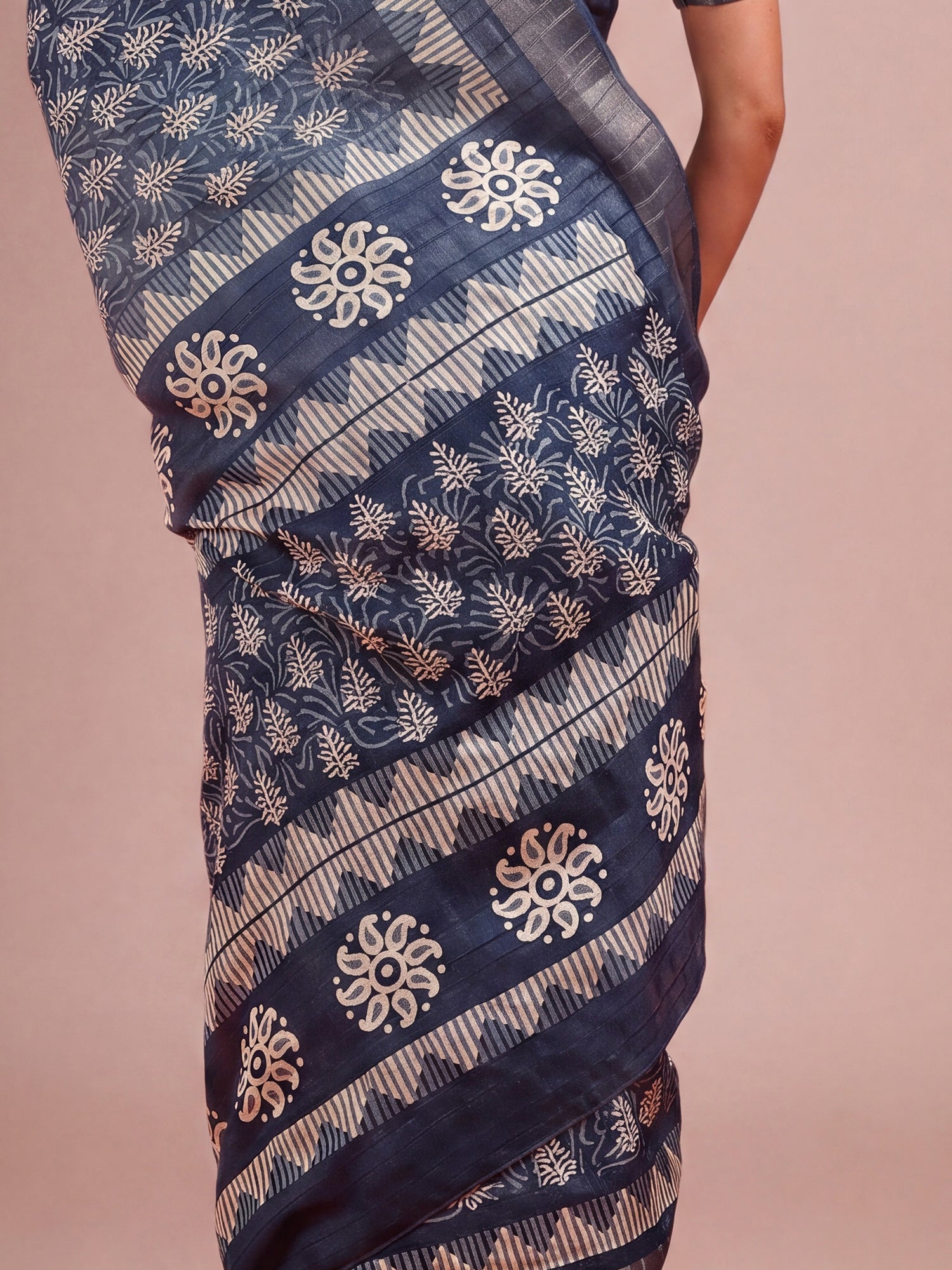 Navy Blue Cotton Silk saree – detail view 5