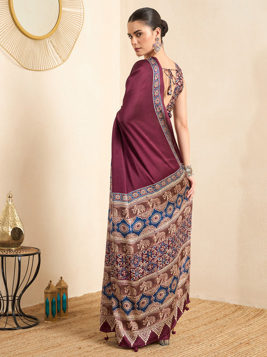 Wine Crepe saree – detail view 1