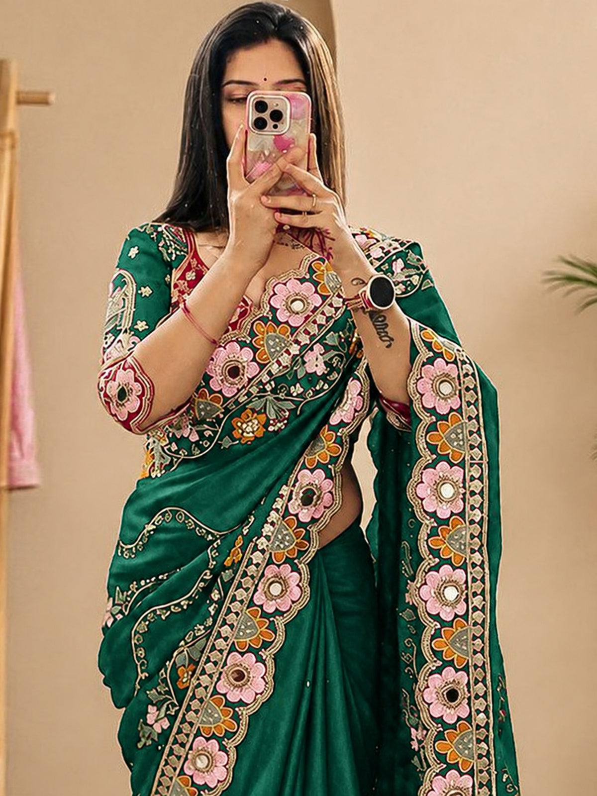 Green Pure Georgette saree – detail view 3