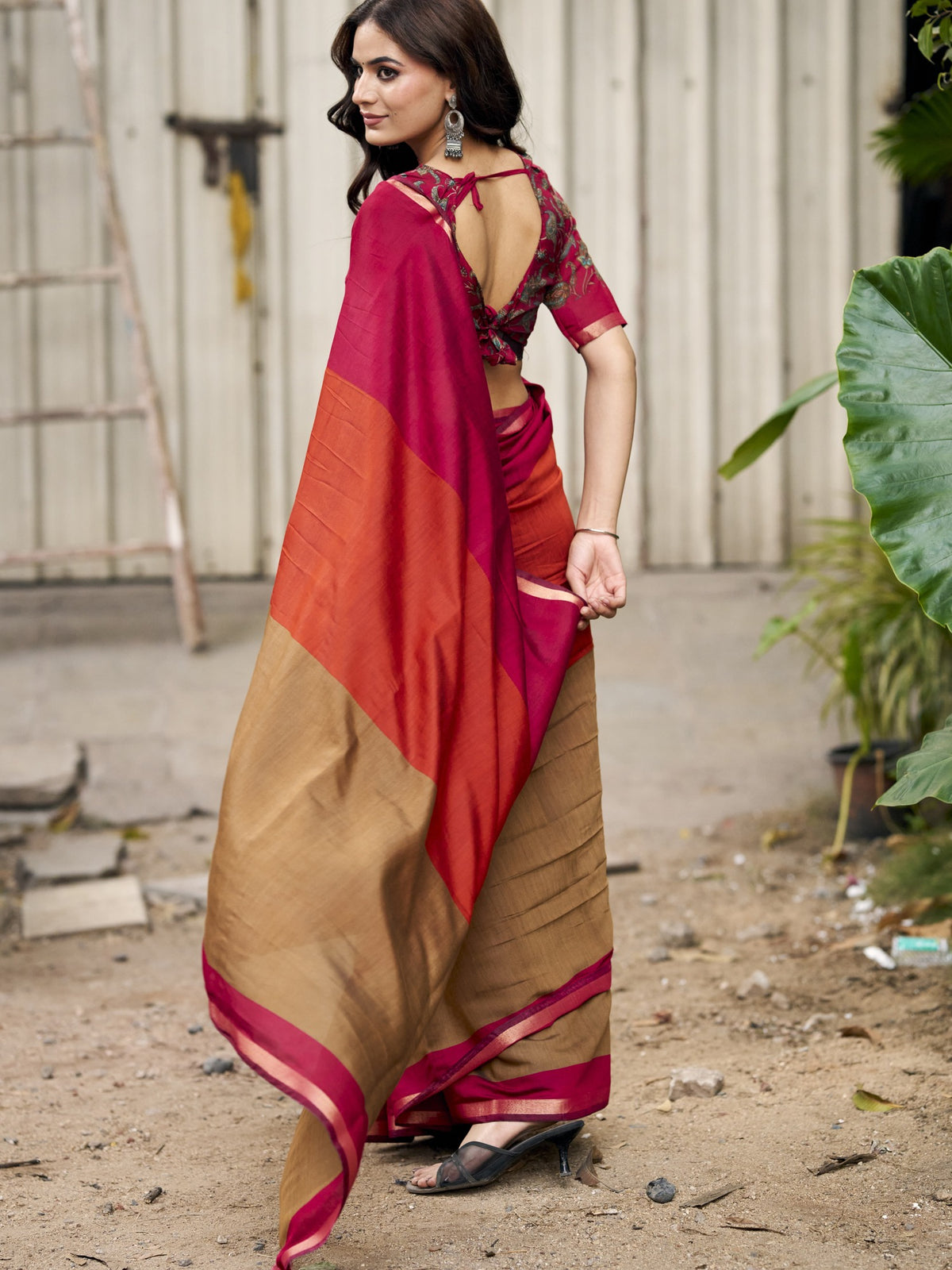 Red cotton blend saree view 2