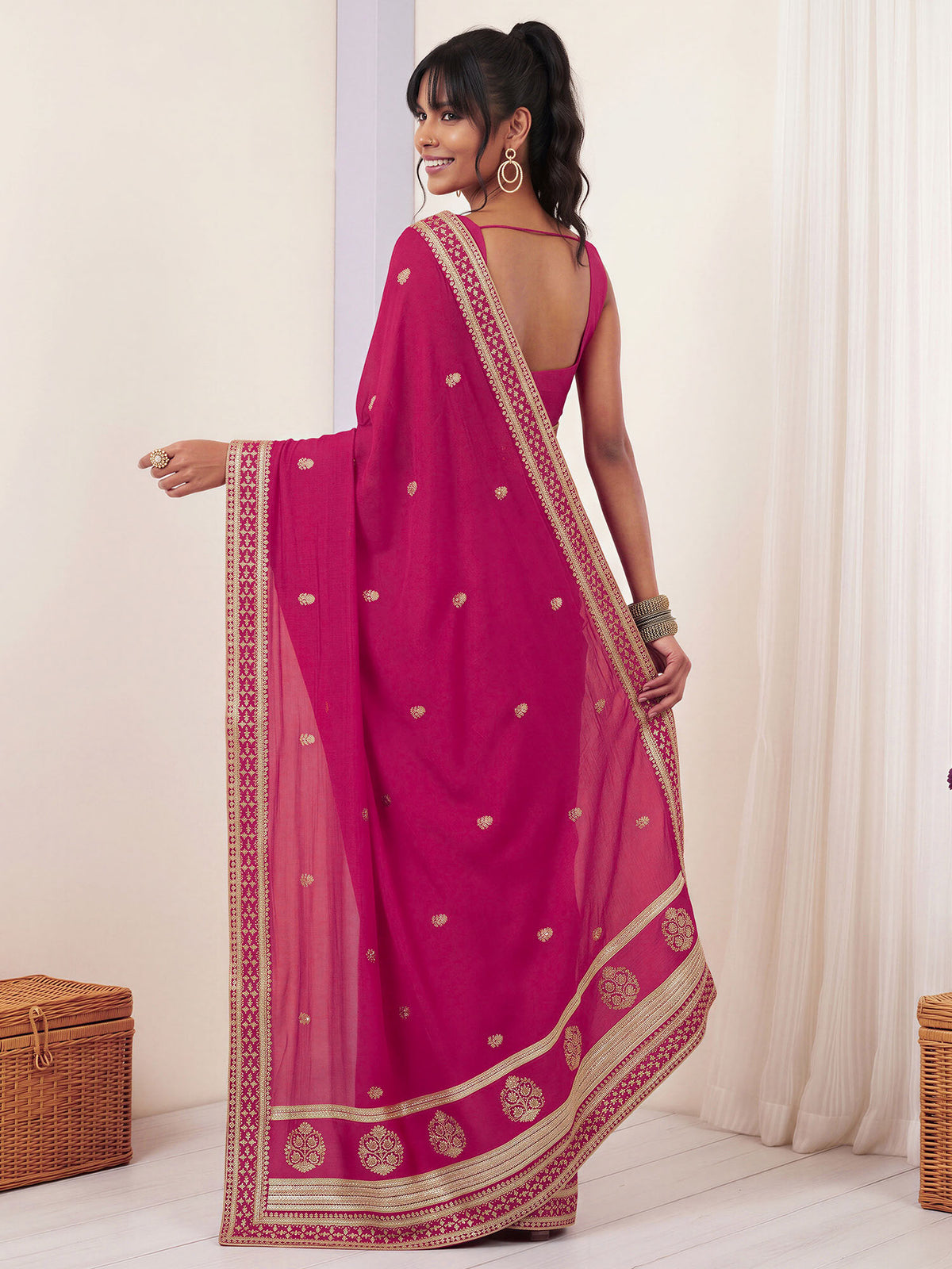 Pink Vichitra Silk saree – detail view 1