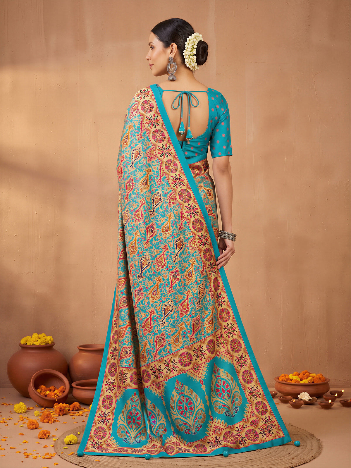 Assorted Silk Blend saree – detail view 1