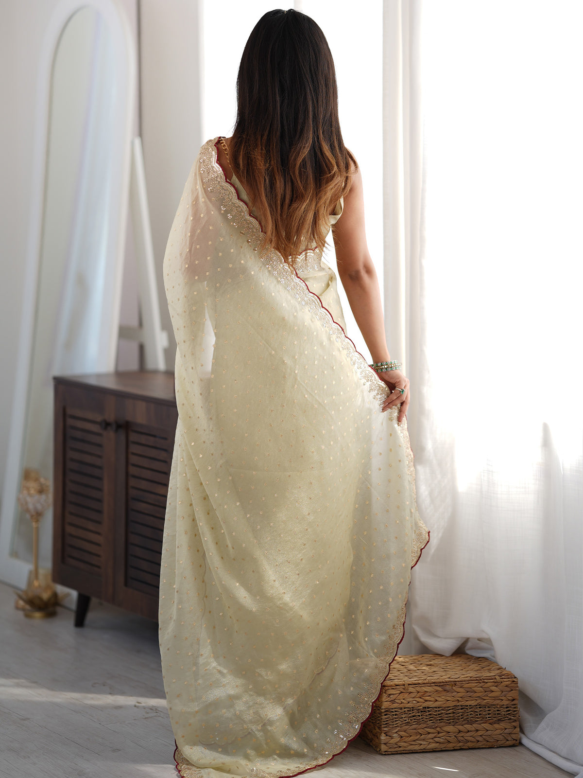 Off White Silk Blend saree – detail view 1