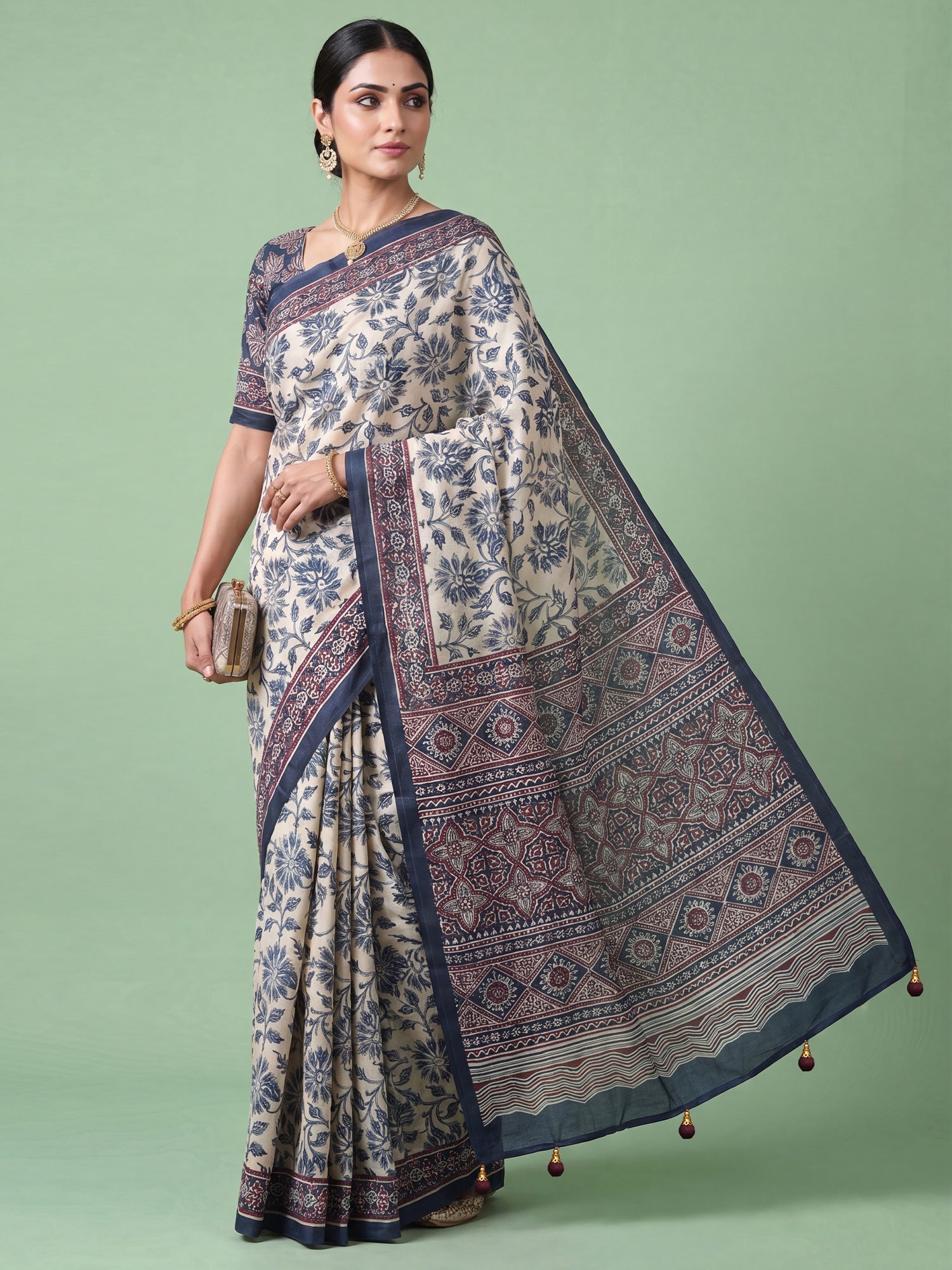 Cream Satin saree – detail view 3