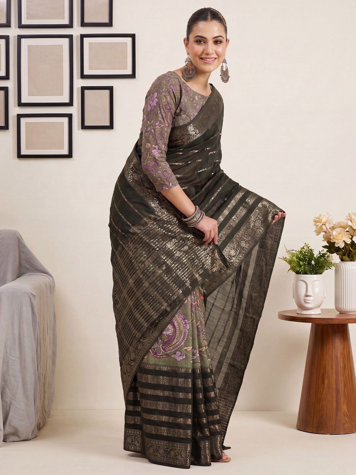 Green Viscose Silk saree – detail view 3