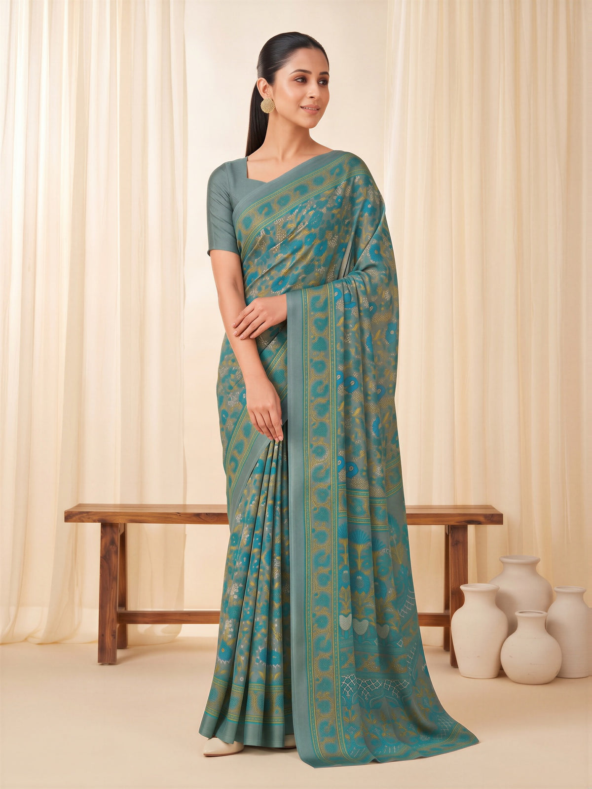 Grey Crepe saree – detail view 3