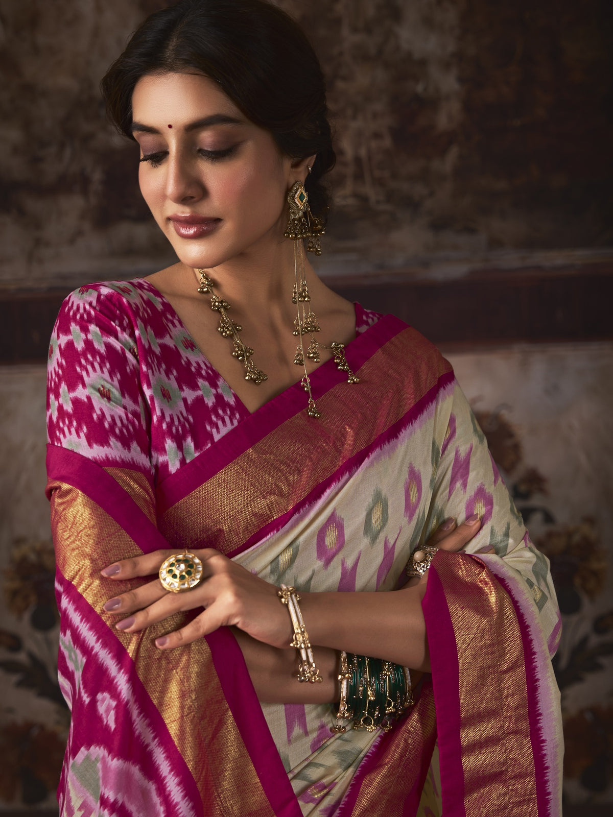 Off White silk blend saree view 3