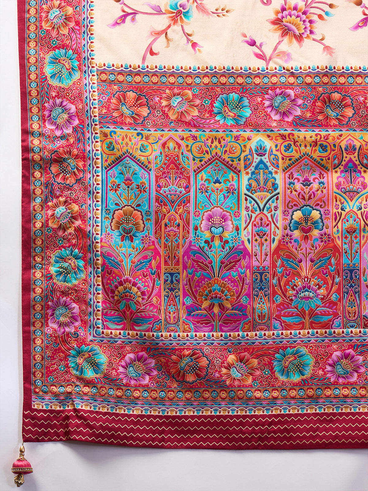 Cream Viscose saree – detail view 5