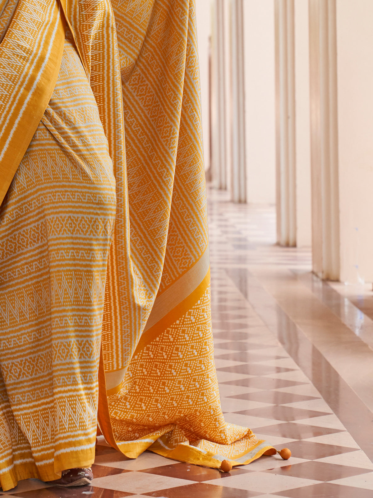 Mustard silk blend saree view 4