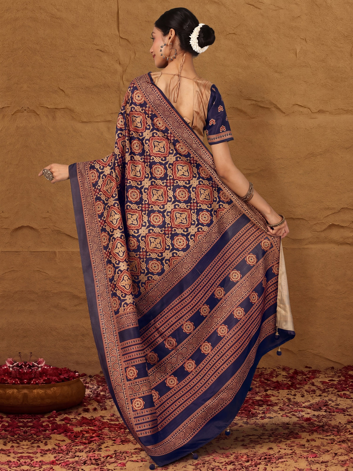 Navy Blue Silk Blend saree – detail view 2