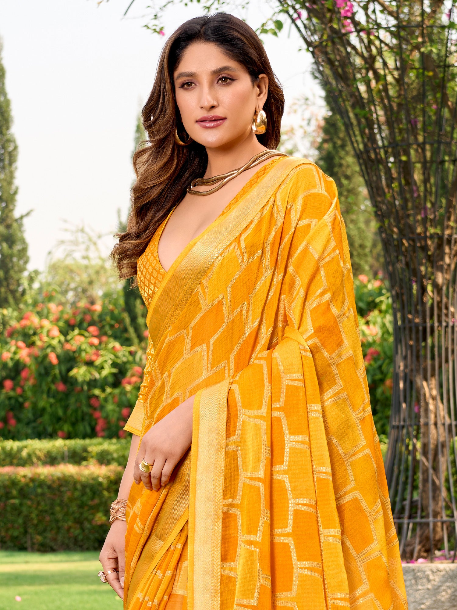 Yellow Chiffon saree – detail view 4
