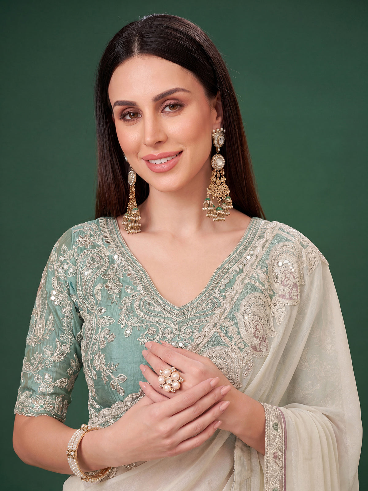 Off White Georgette saree – detail view 3