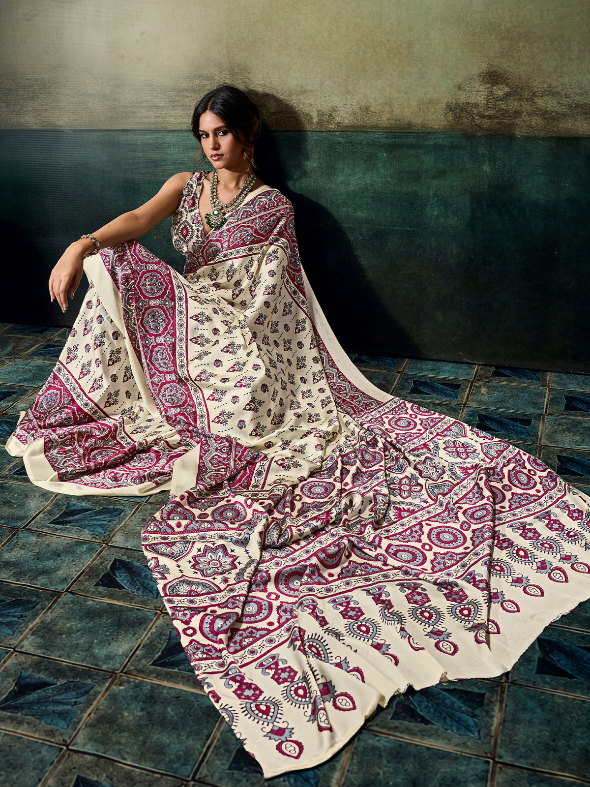 Cream Satin saree – detail view 3