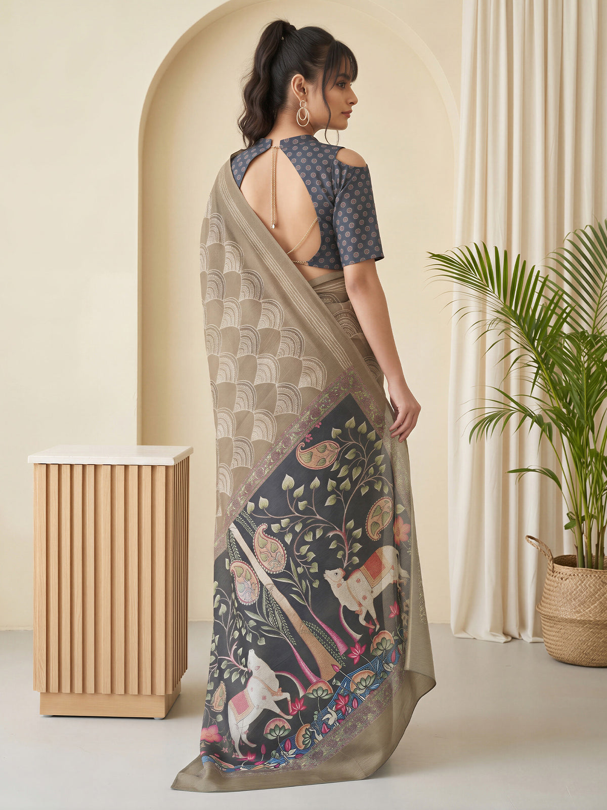 Beige Linen Blend saree – detail view 1