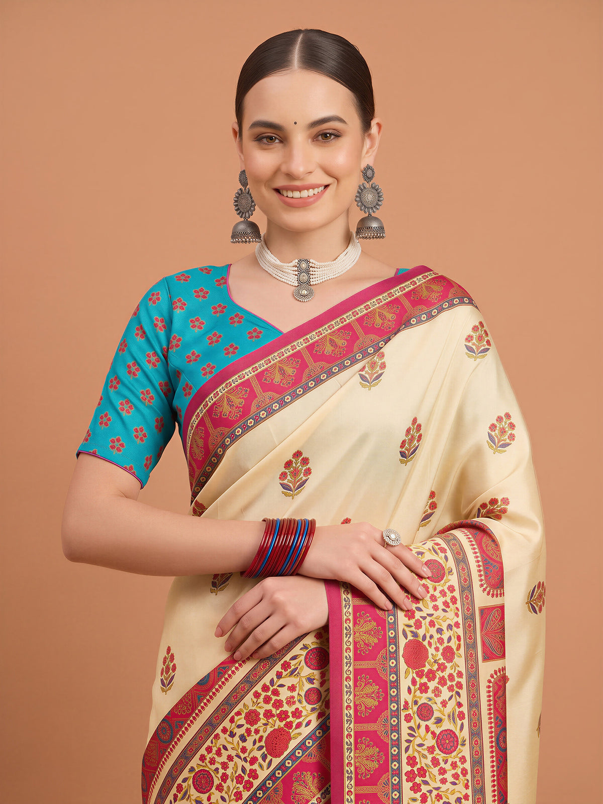Cream Silk Blend saree – detail view 2