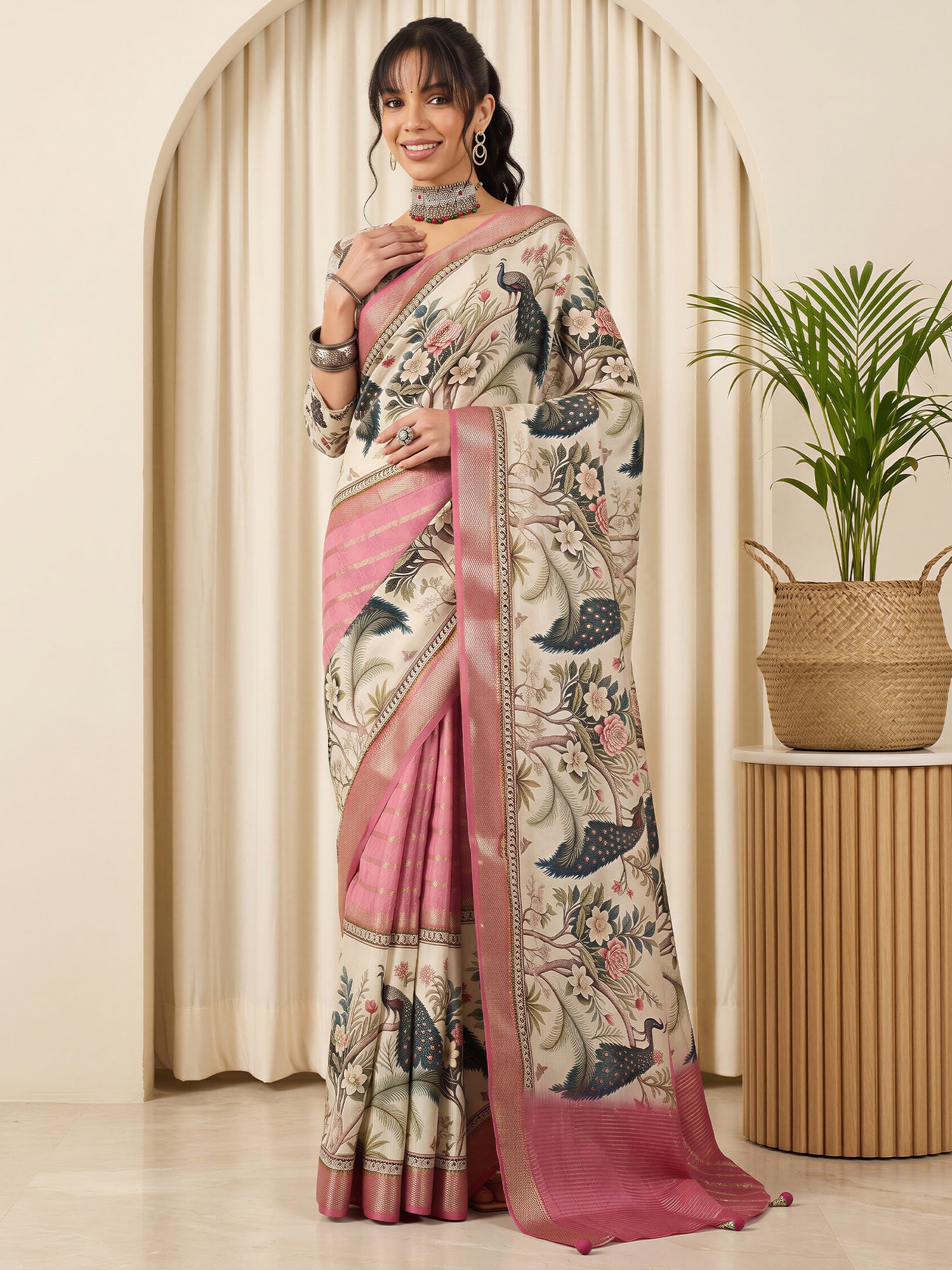 Pink Viscose Silk saree – detail view 3