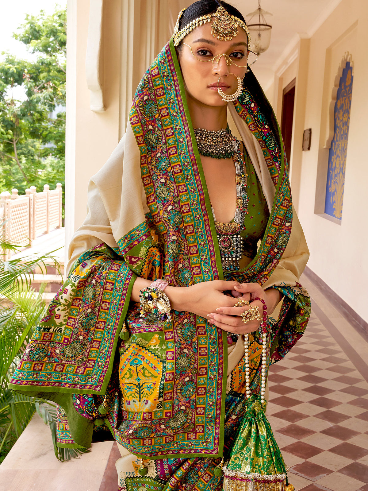 Beige Silk Blend saree – detail view 1