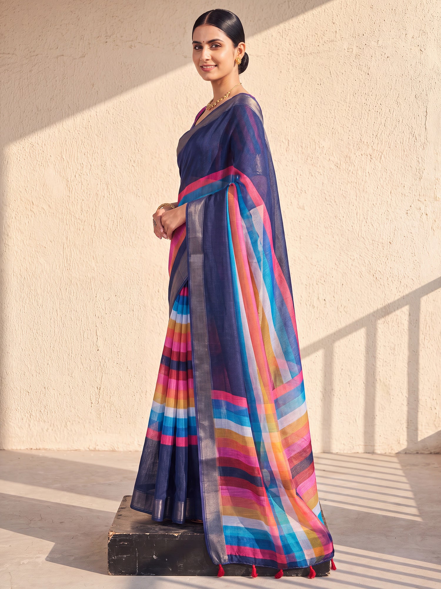 Navy Blue Linen saree – detail view 2