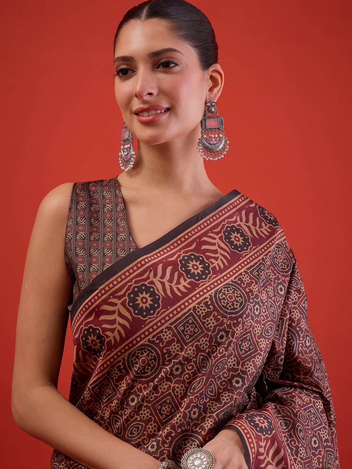 Maroon Silk Blend saree – detail view 2
