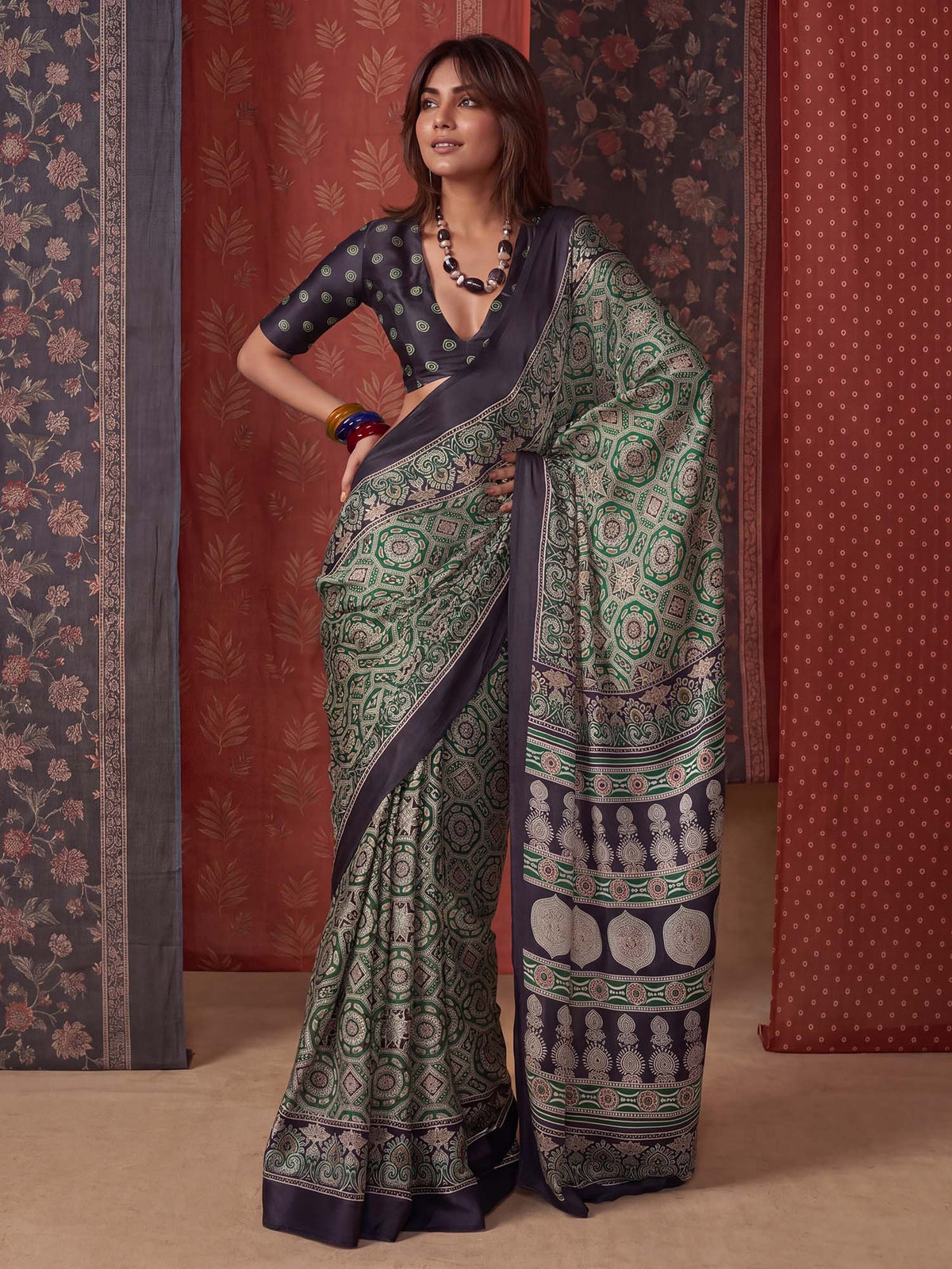 Green Crepe saree – detail view 3