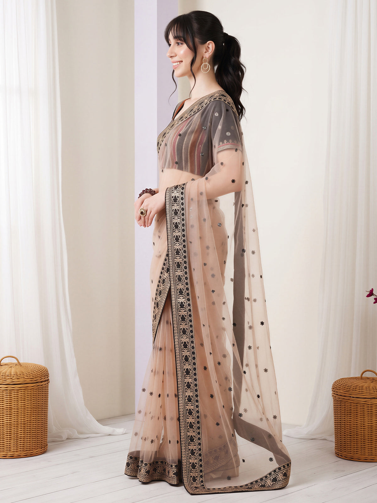 Beige Net saree – detail view 2