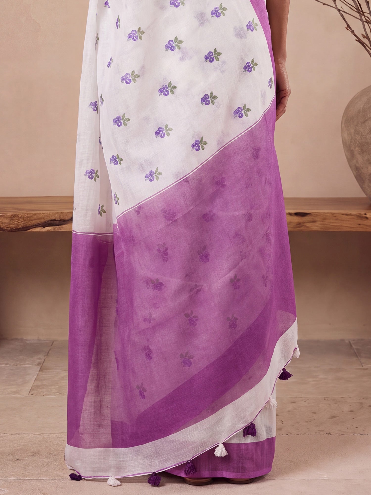 Fuchsia Cotton Linen saree – detail view 5