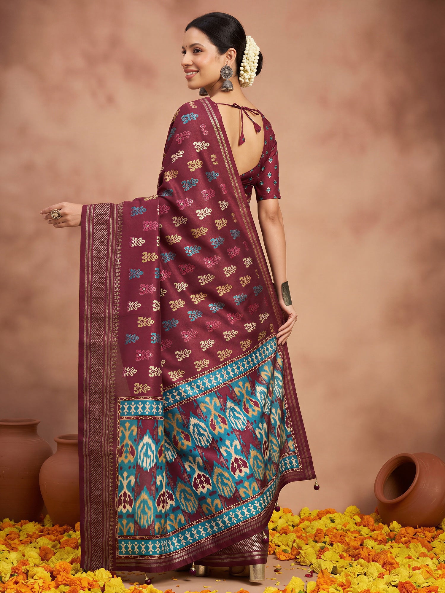 Maroon Silk Blend saree – detail view 1