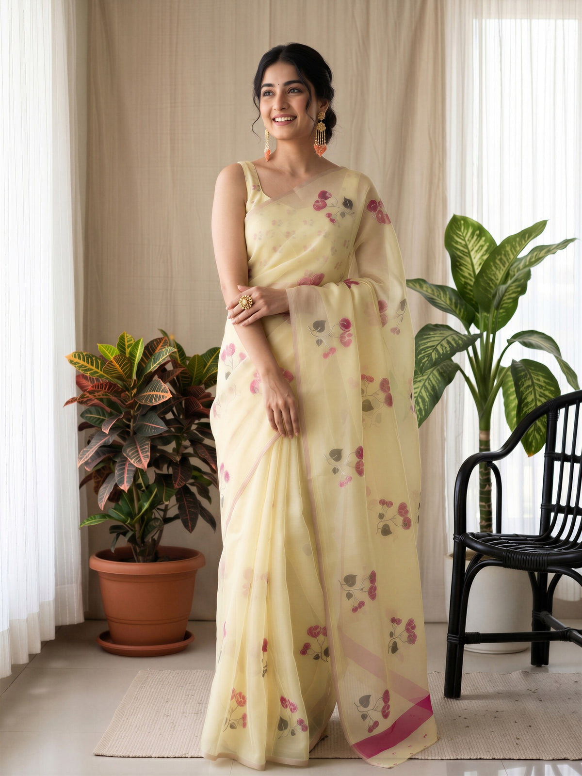 Yellow Linen Blend saree – detail view 3