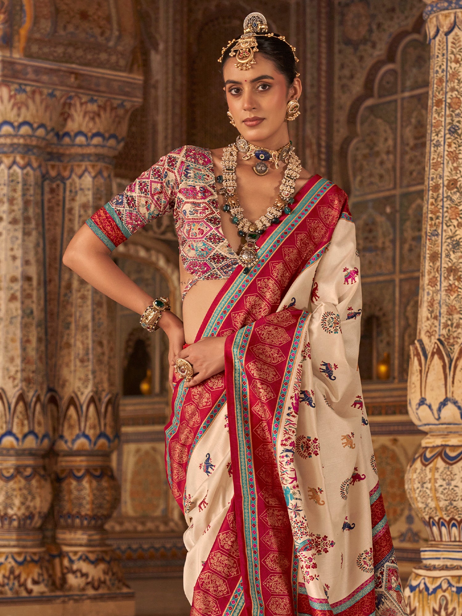 Cream Silk Blend saree – detail view 3