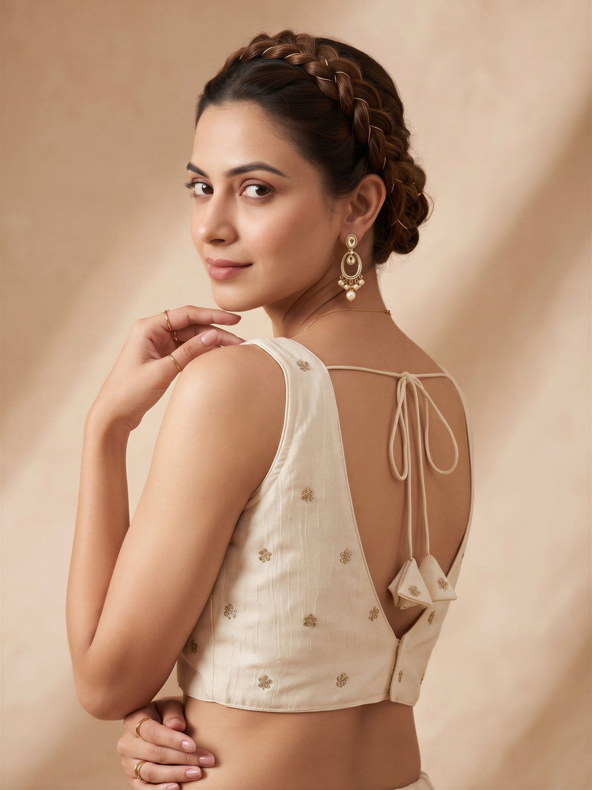 Off White sequin embellished vichitra silk sleeveless readymade saree blouse with v neck view 1