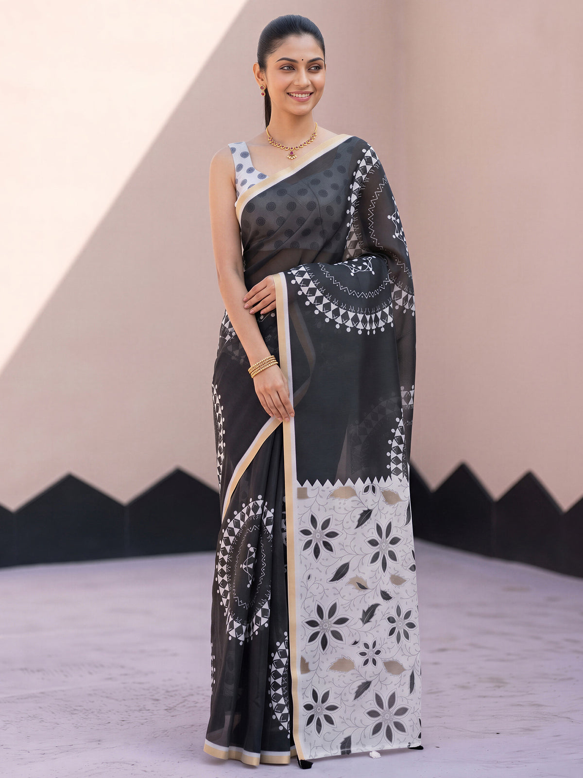 Black Cotton Blend saree – detail view 3