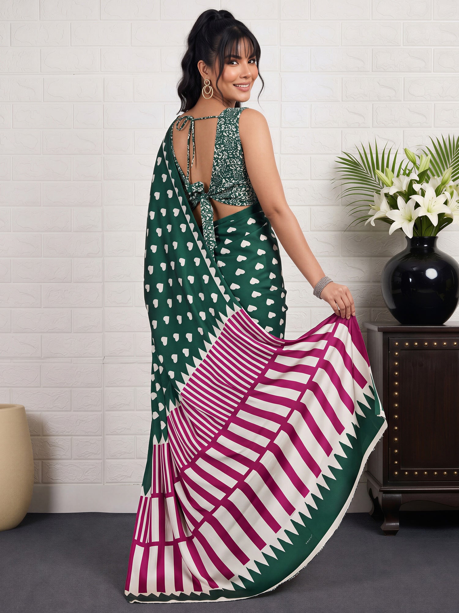 Green Satin saree – detail view 1