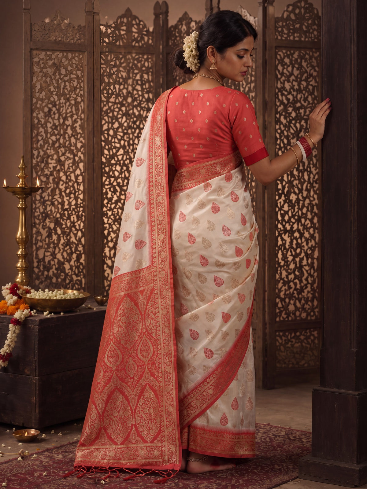 White Banarasi Silk saree – detail view 3