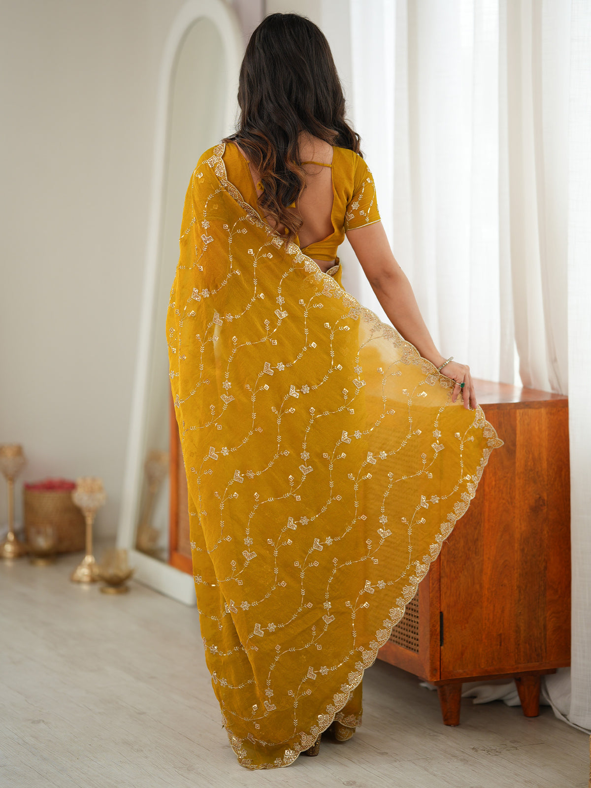 Mustard Tissue saree – detail view 1