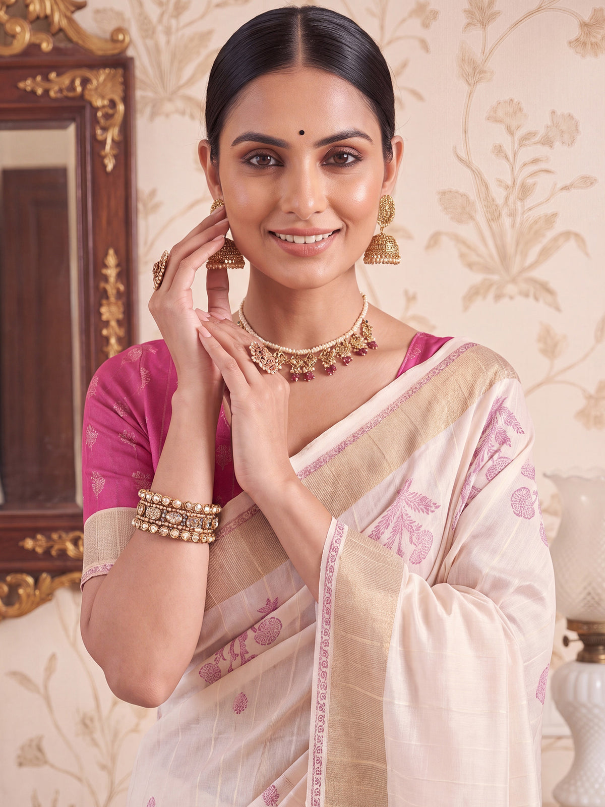 White Satin Silk saree – detail view 4