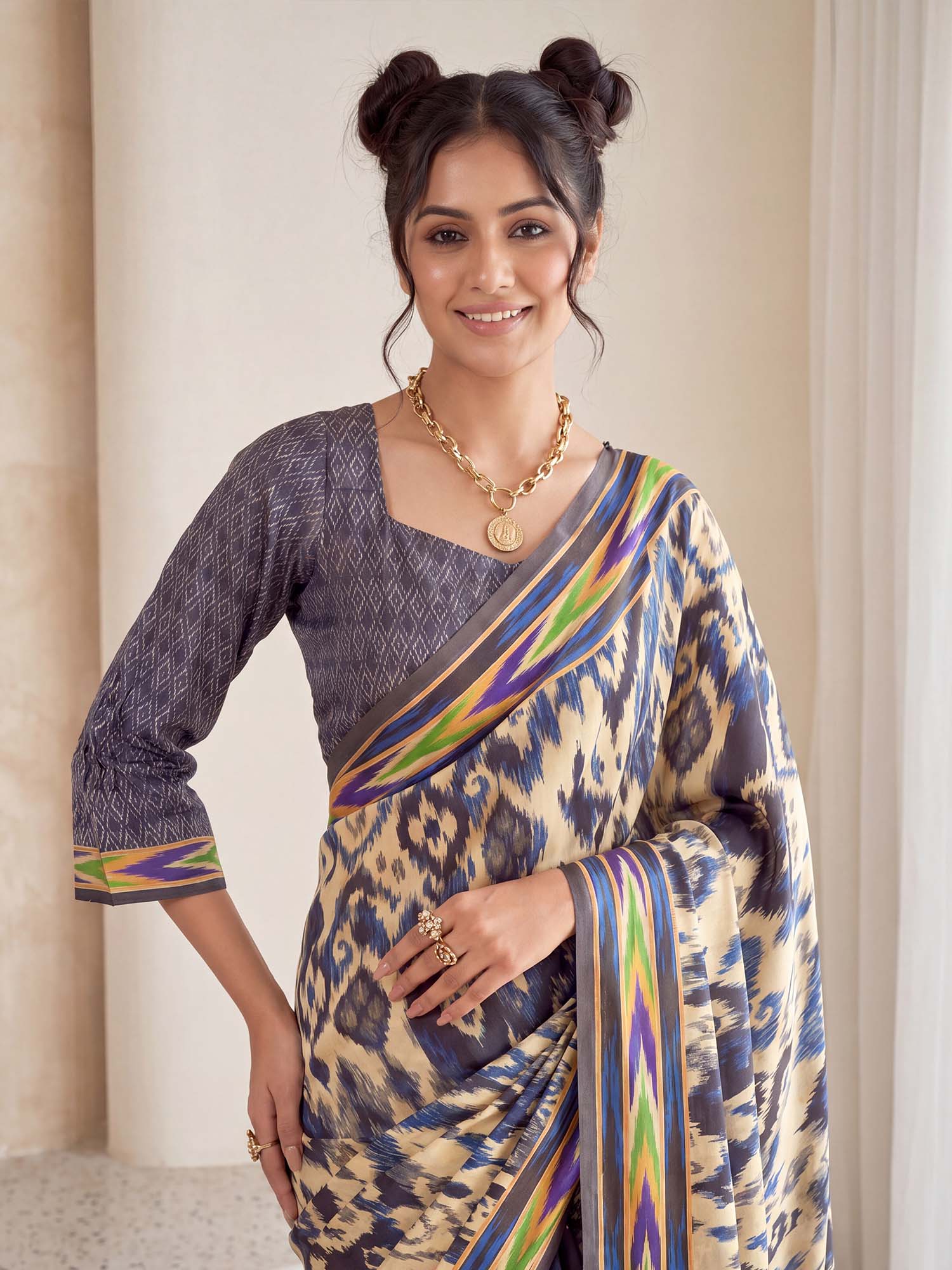 Beige Crepe saree – detail view 4