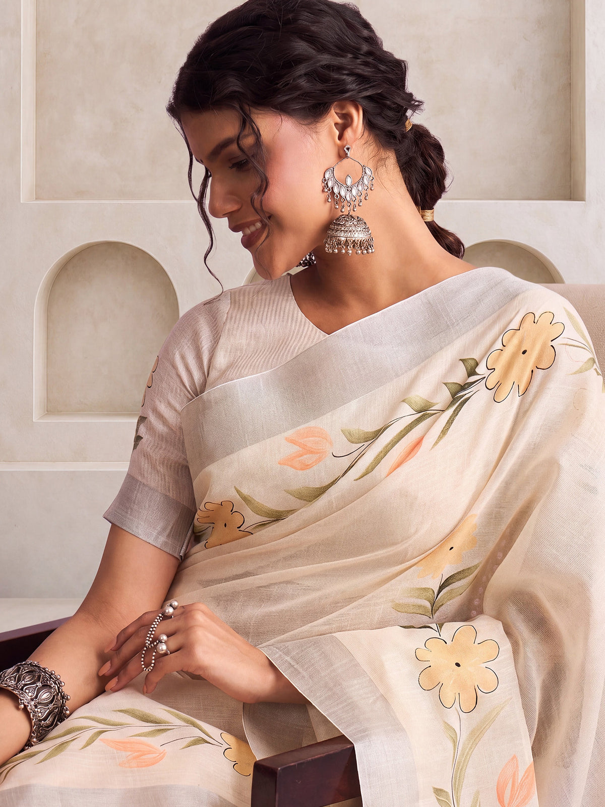 Beige Linen saree – detail view 4