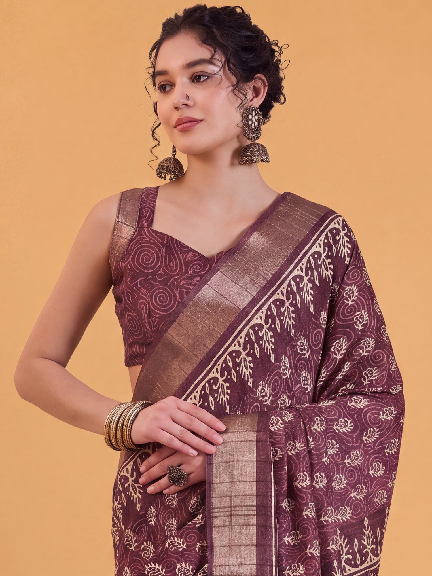 Burgundy Silk Blend saree – detail view 3