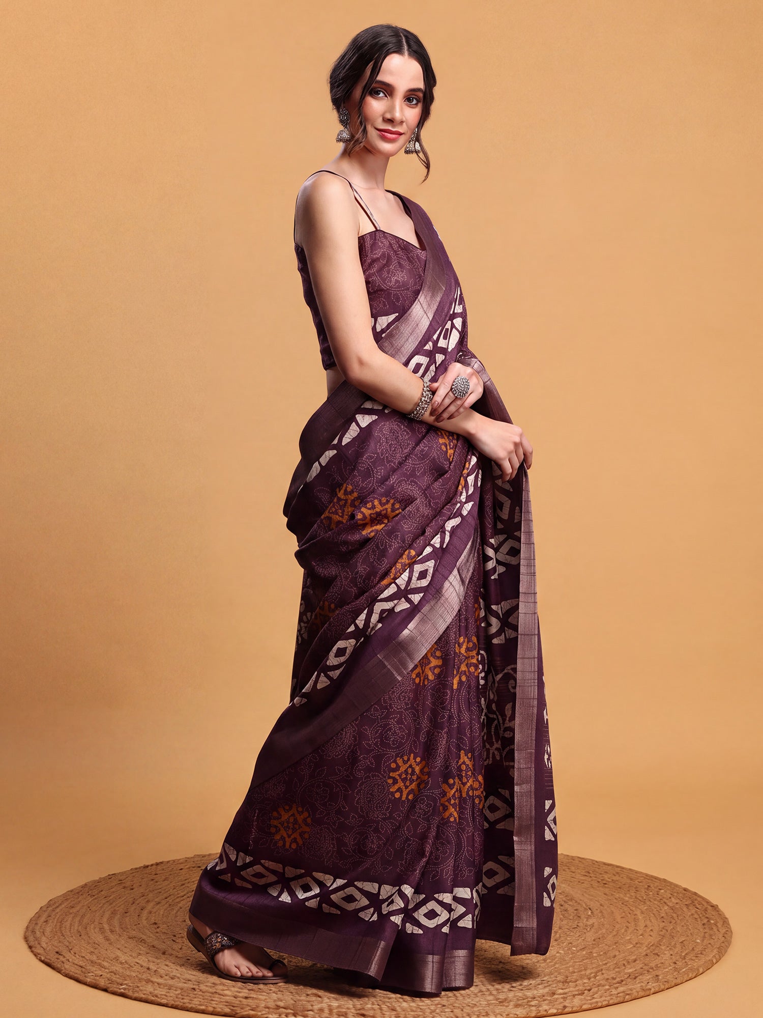 Burgundy Silk Blend saree – detail view 2