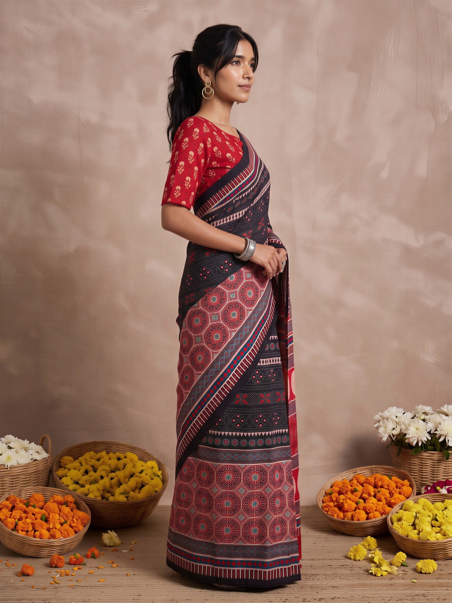 Black Viscose Silk saree – detail view 2