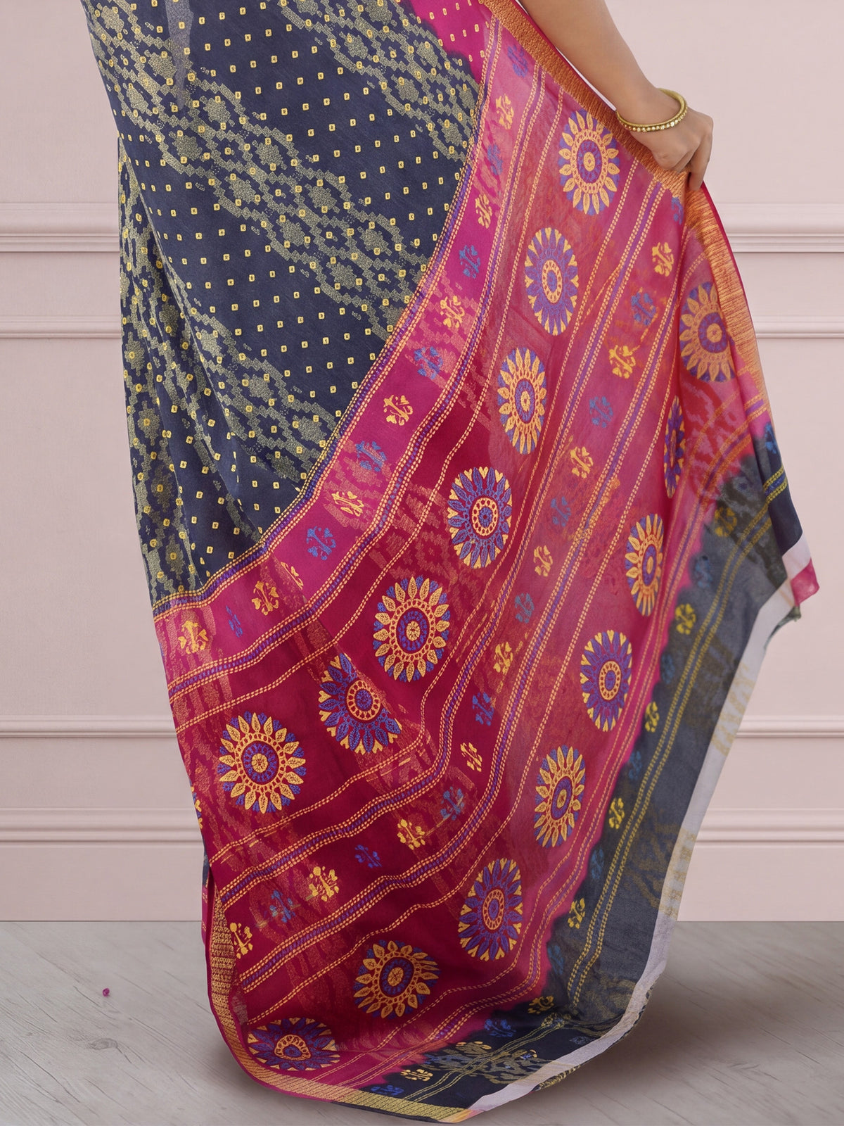 Charcoal Grey Cotton saree – detail view 5