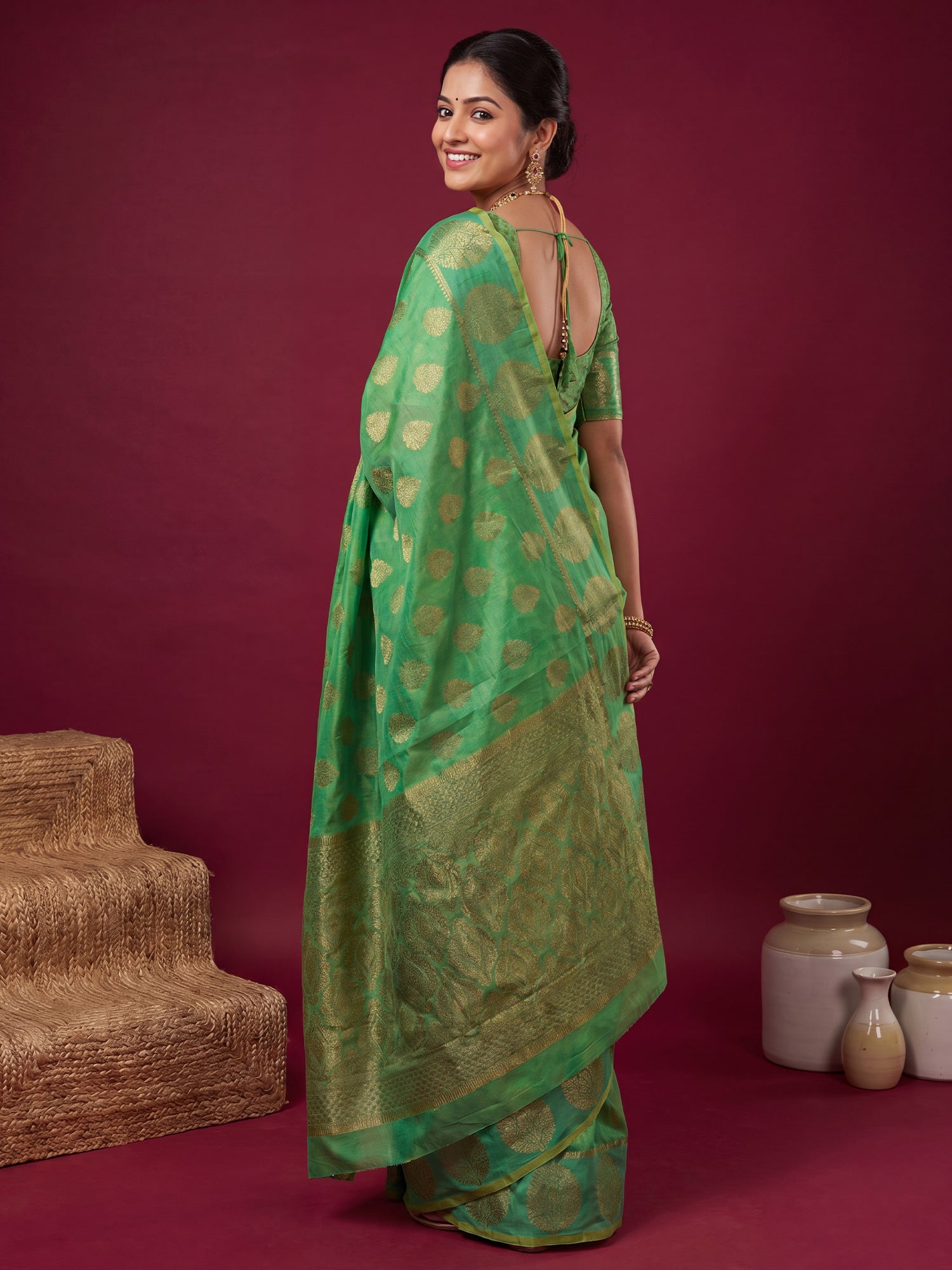Mint Green Silk Blend saree – detail view 1