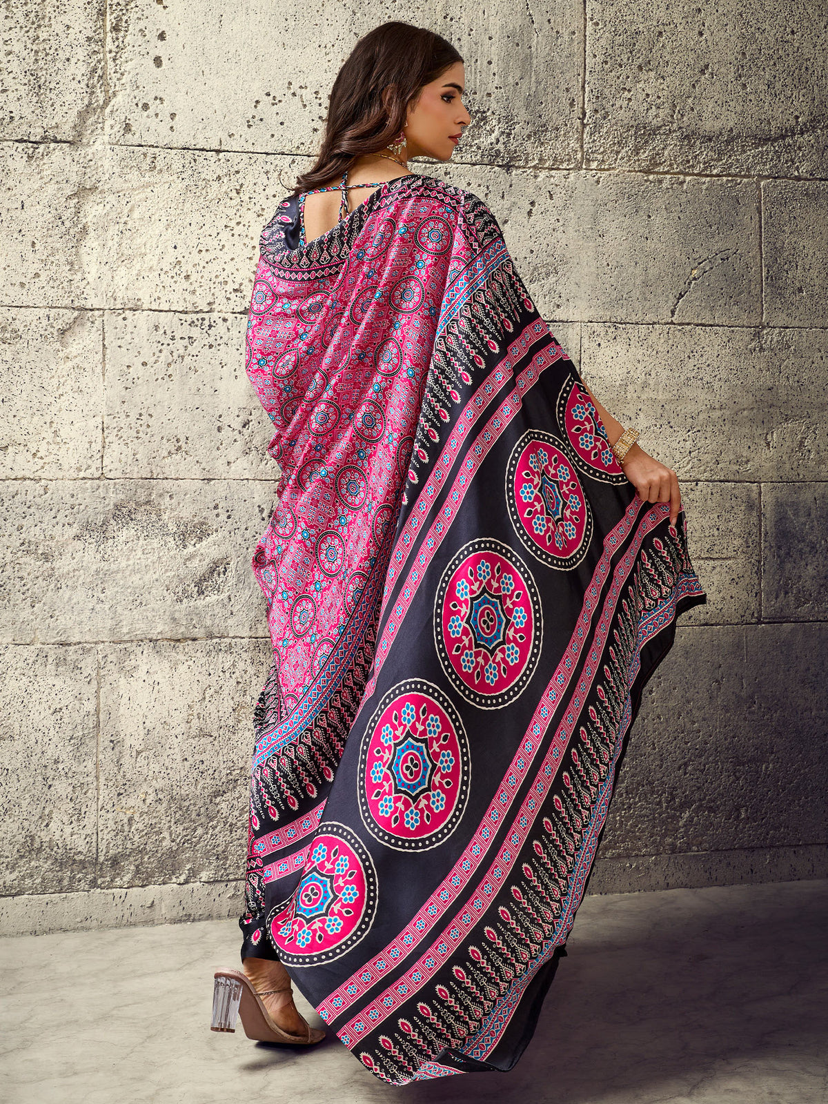 Pink Satin saree – detail view 1