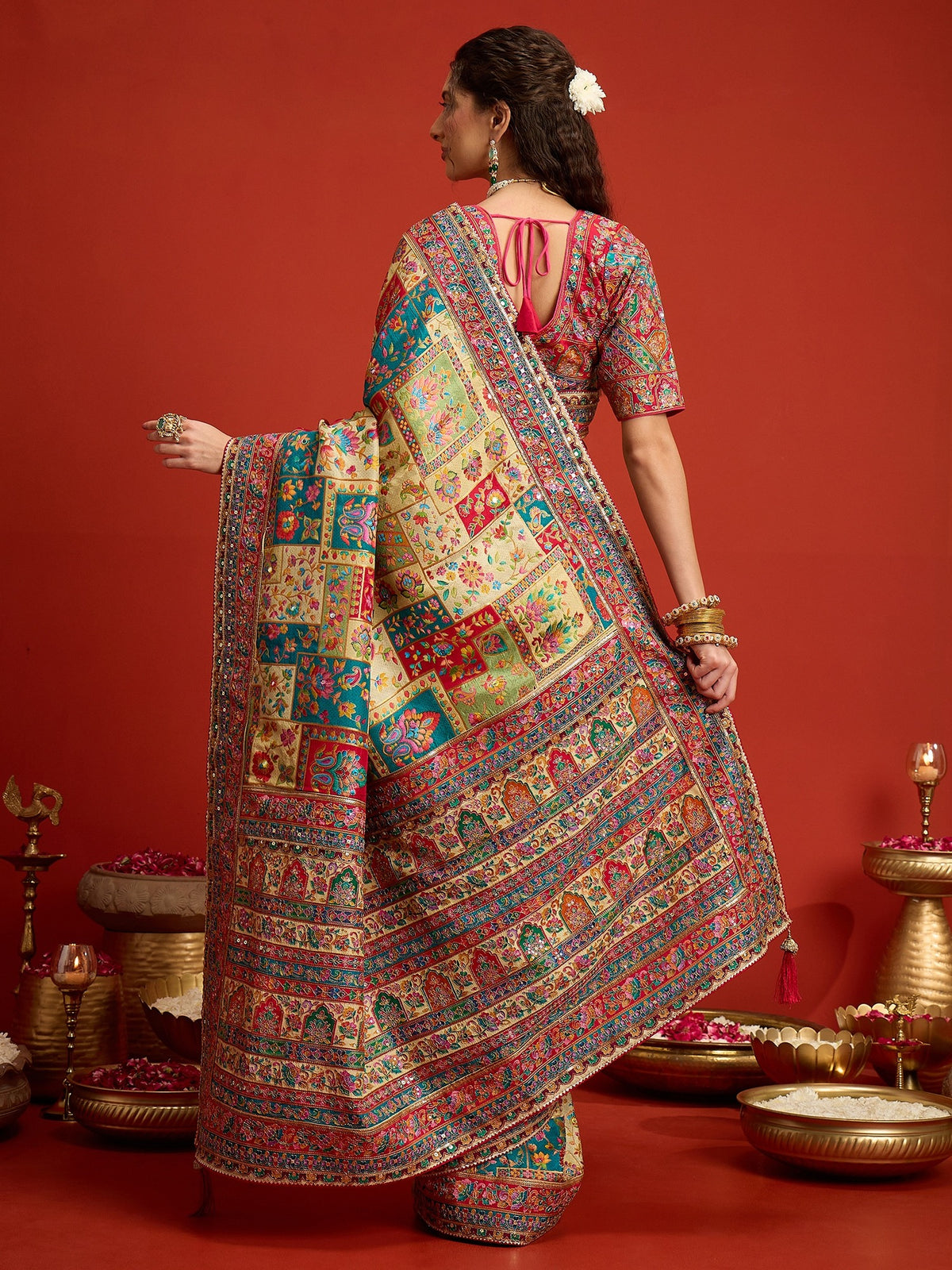 Cream Silk Blend saree – detail view 2