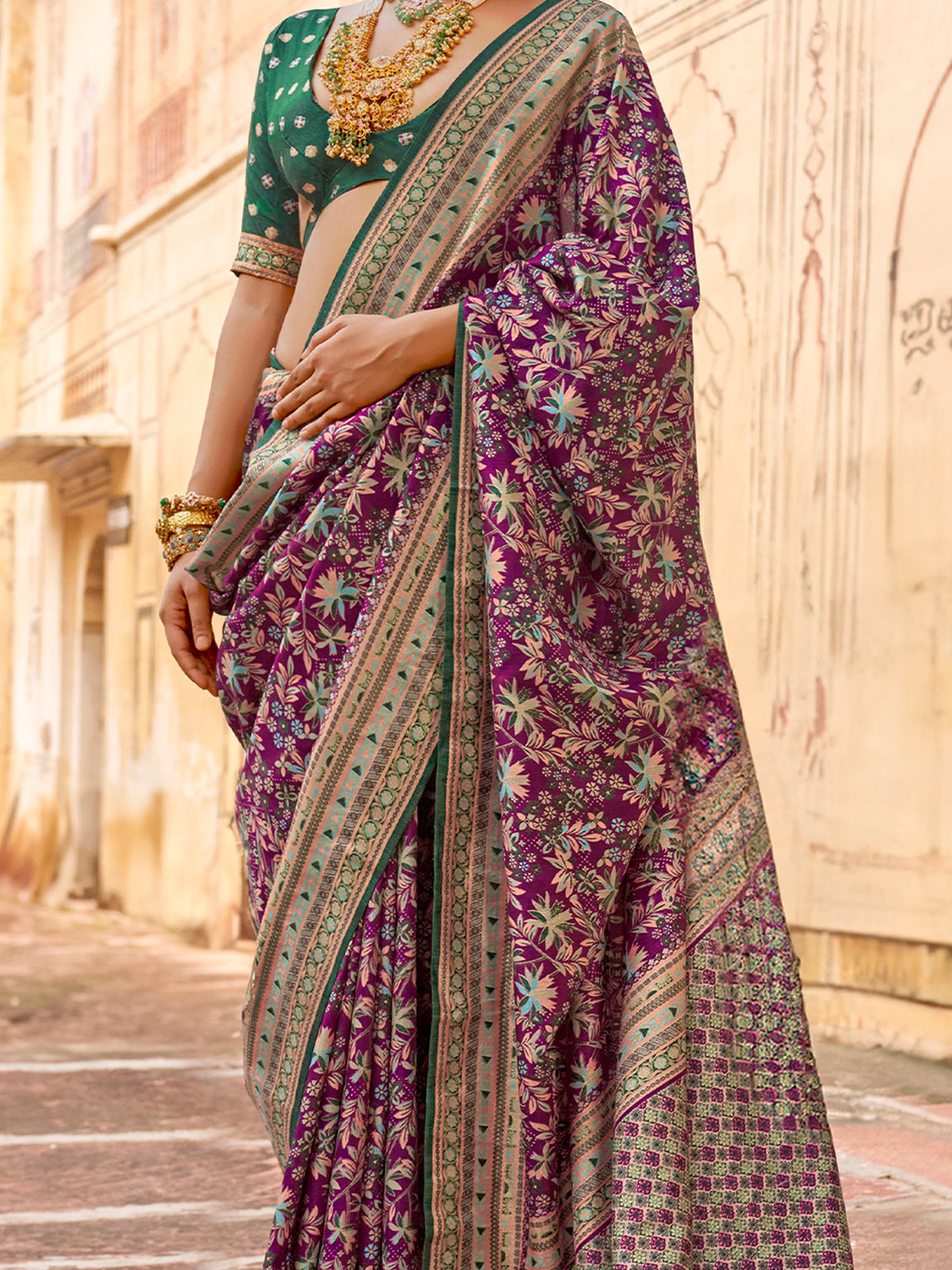 Wine Silk Blend saree – detail view 2