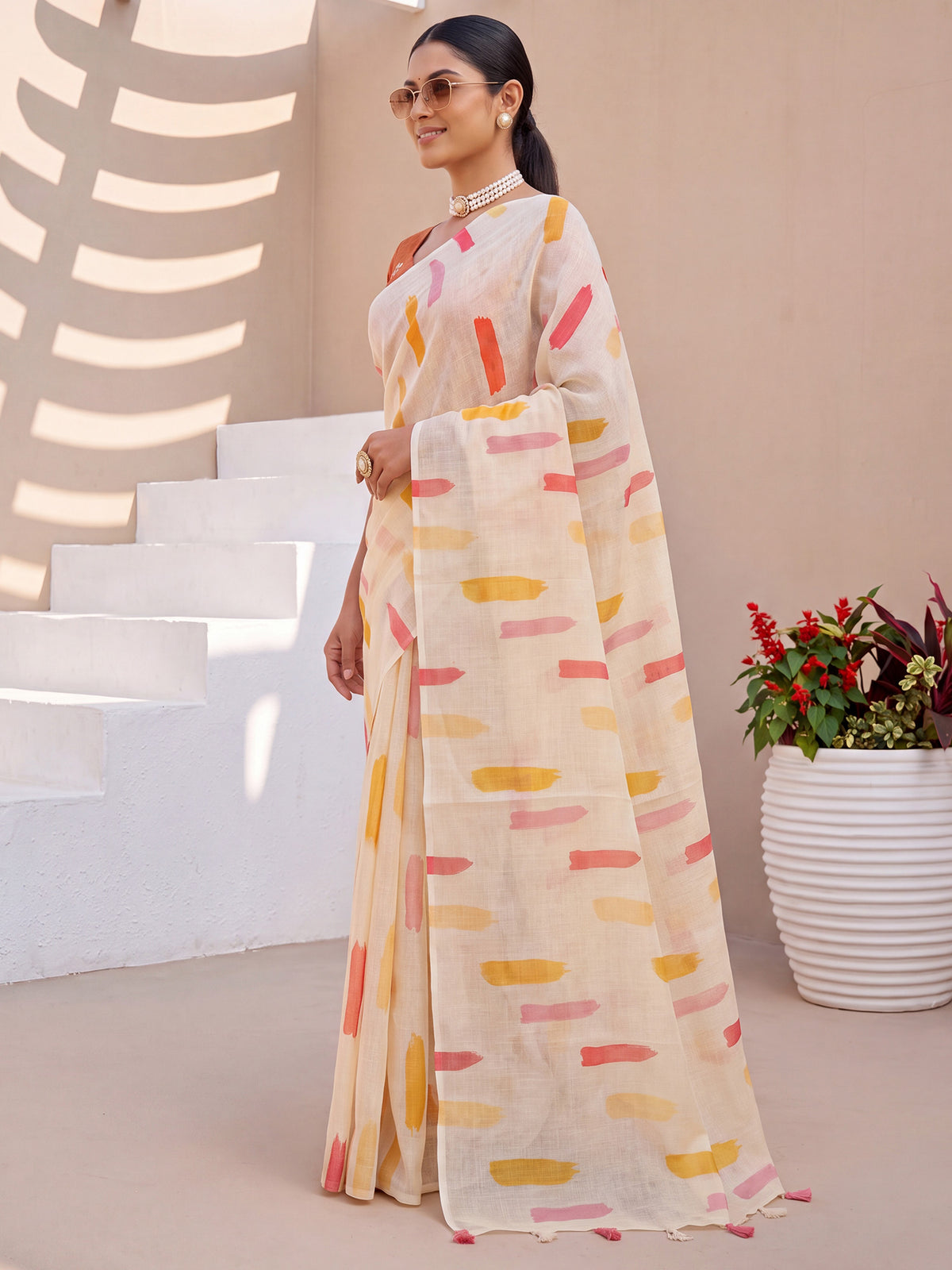 Cream Cotton Linen saree – detail view 2
