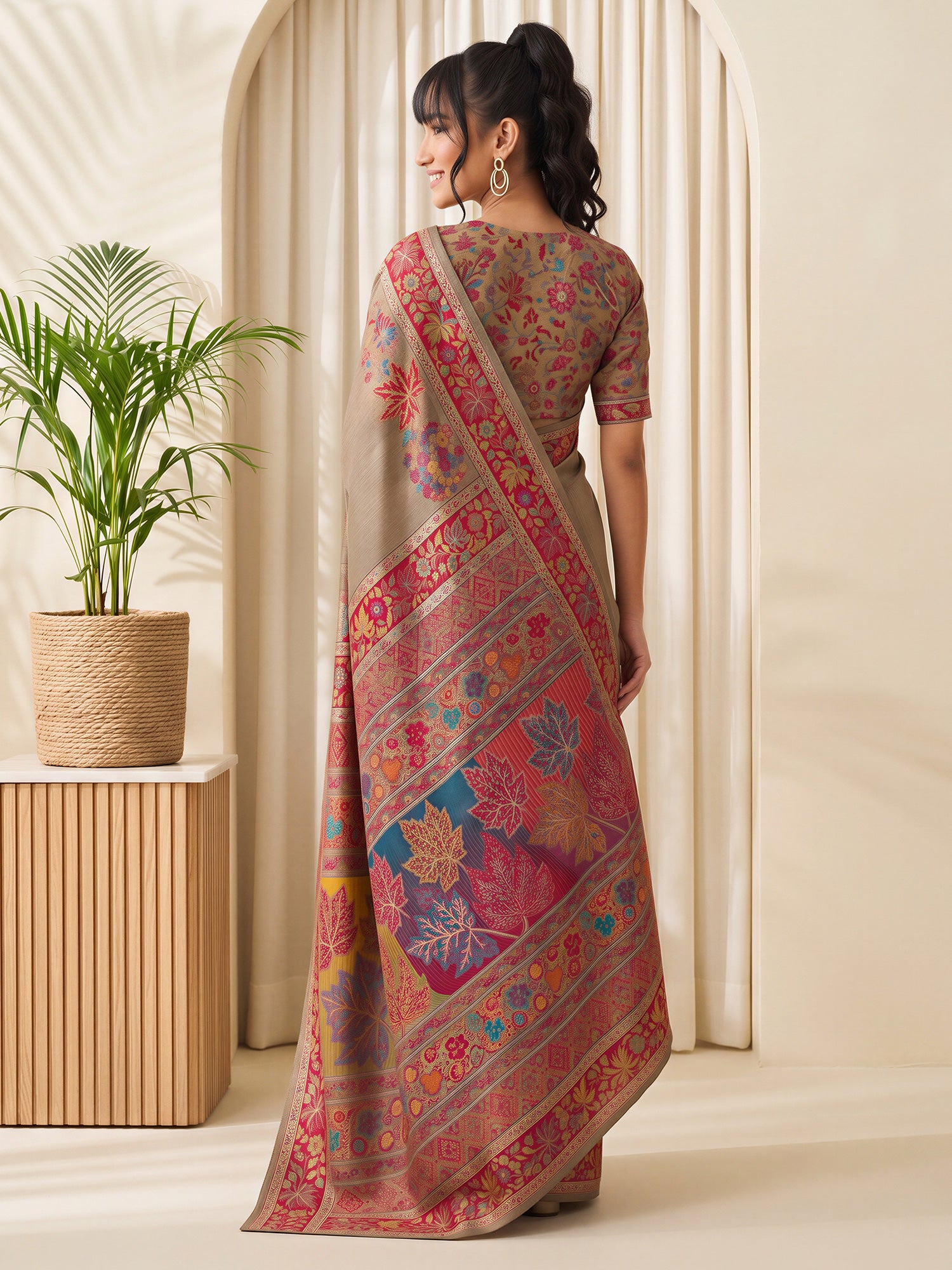 Beige Pashmina Silk saree – detail view 1