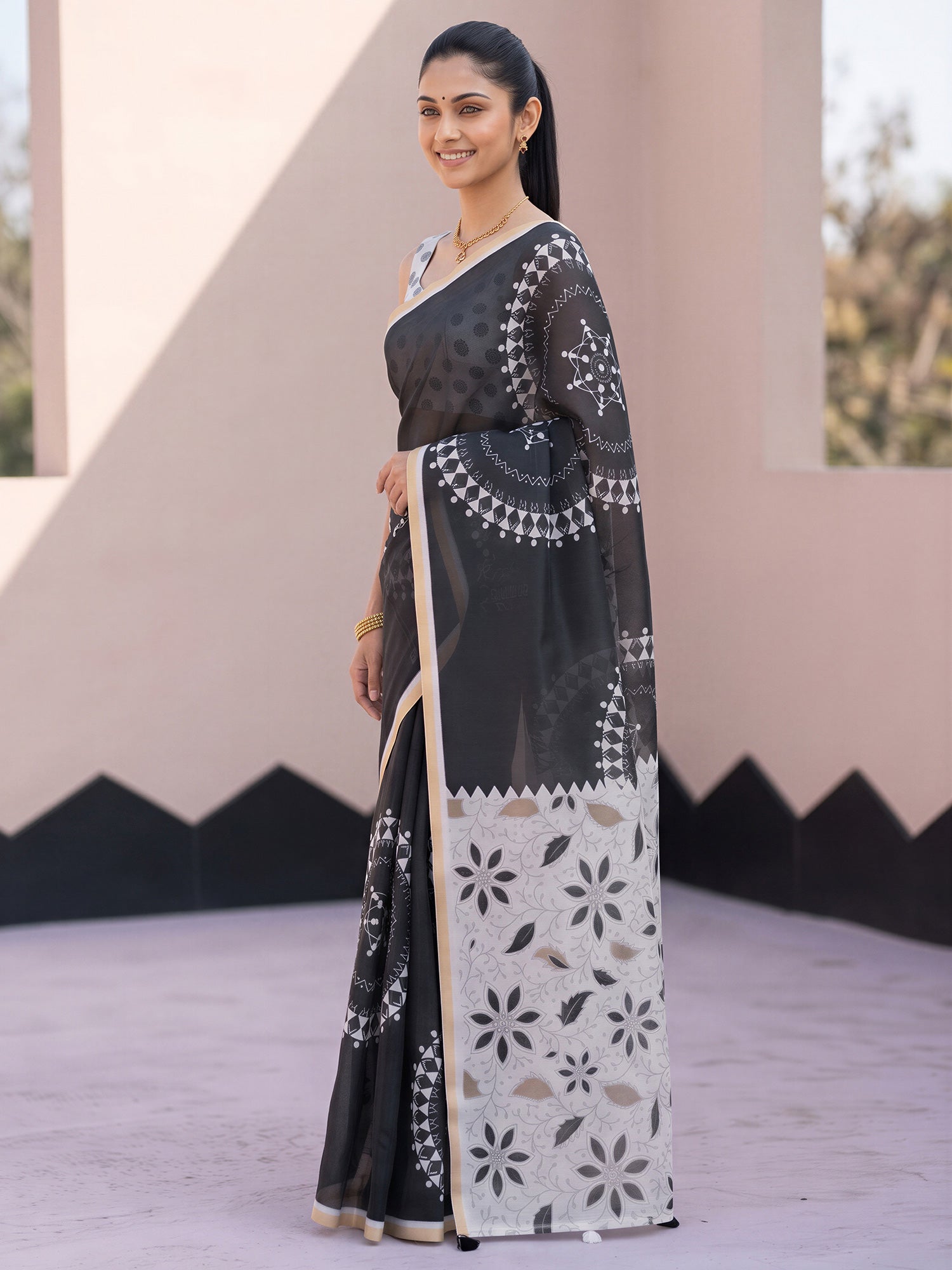 Black Cotton Blend saree – detail view 2
